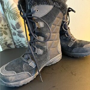 Columbia Women's Gray Winter Boots